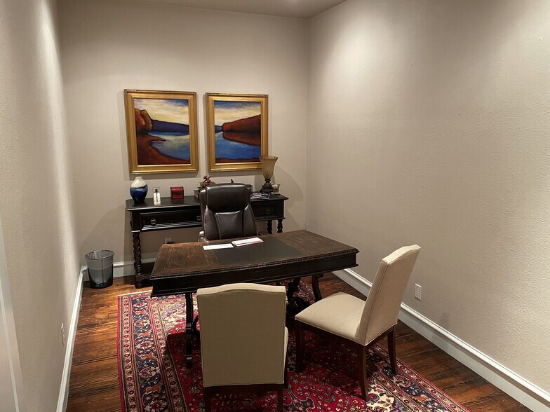 More Photos Of 212 E Virginia St, McKinney Storefront Retail Office For Lease