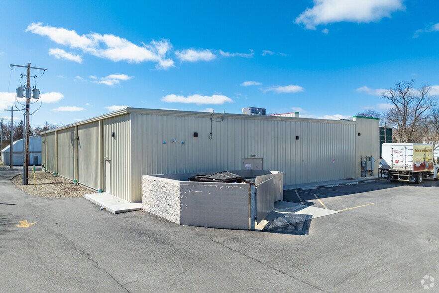 More Photos Of 56 N High St, La Rue Convenience Store For Sale