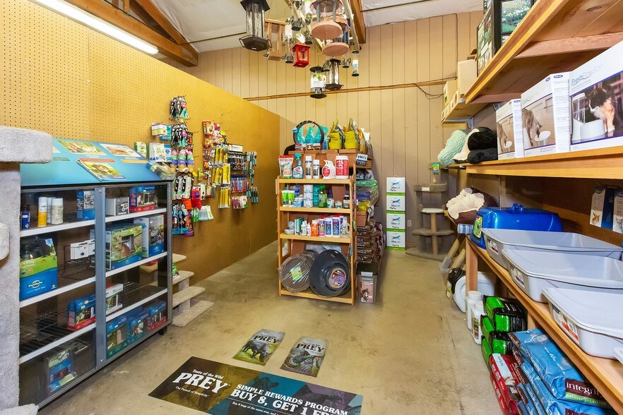 More Photos Of 461 NE Old Belfair Hwy, Belfair Storefront Retail Office For Sale