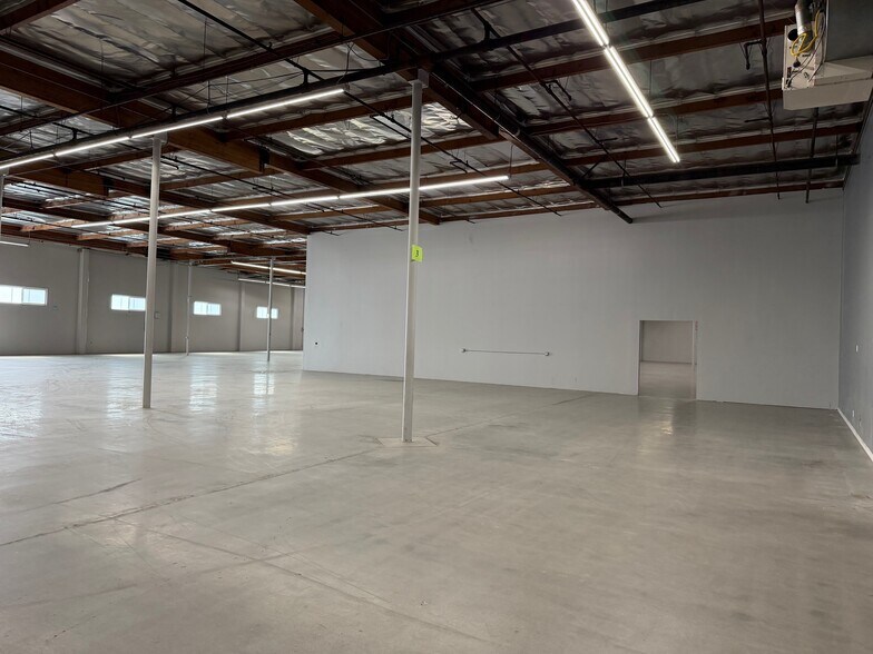 More Photos Of 4900 W 147th St, Hawthorne Service For Lease