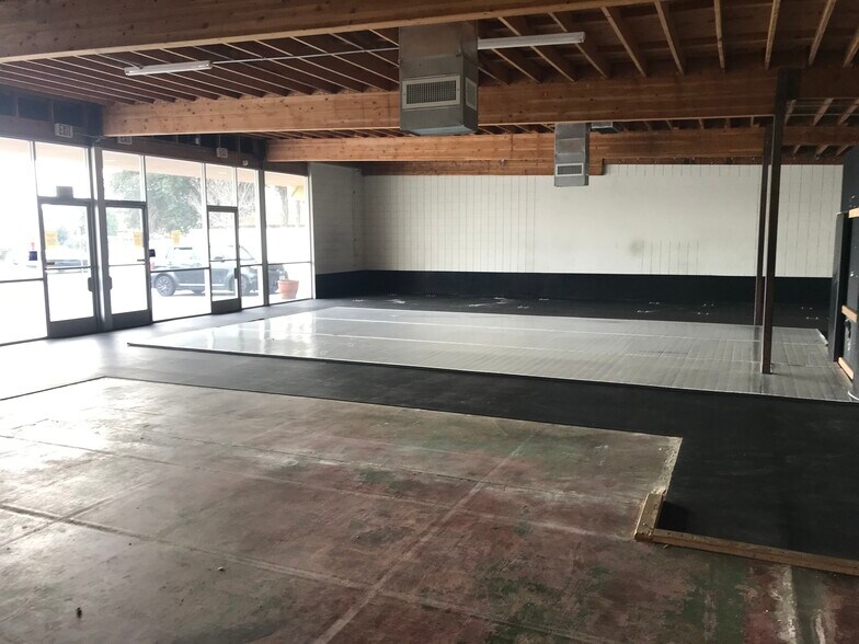 More Photos Of 6921 Cerritos Ave, Stanton Storefront Retail Office For Lease