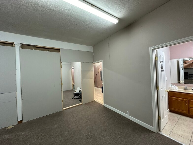 More Photos Of 13570 US Highway 287, Bellevue Auto Repair For Sale