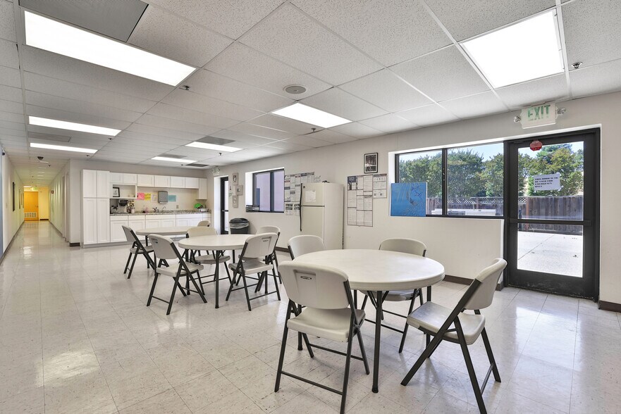 More Photos Of 800 Salinas Rd, San Juan Bautista Distribution For Lease