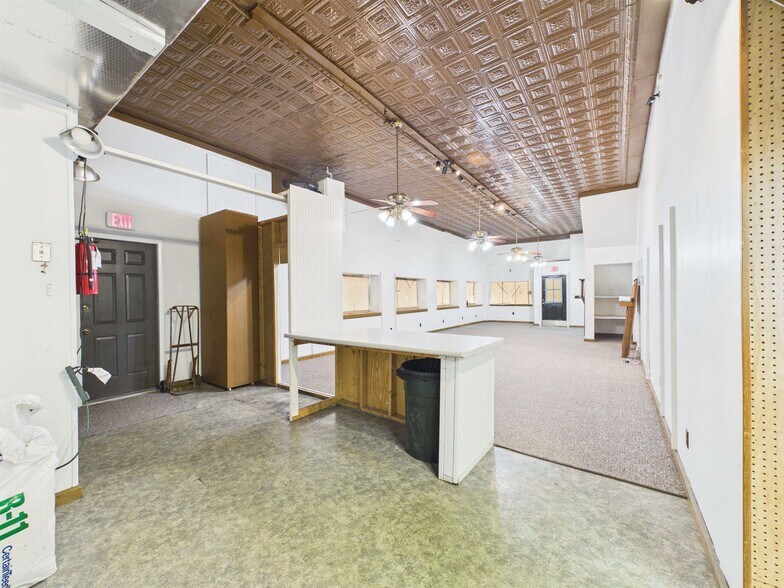 More Photos Of 123 S 3rd St, Ironton Storefront Retail Office For Sale