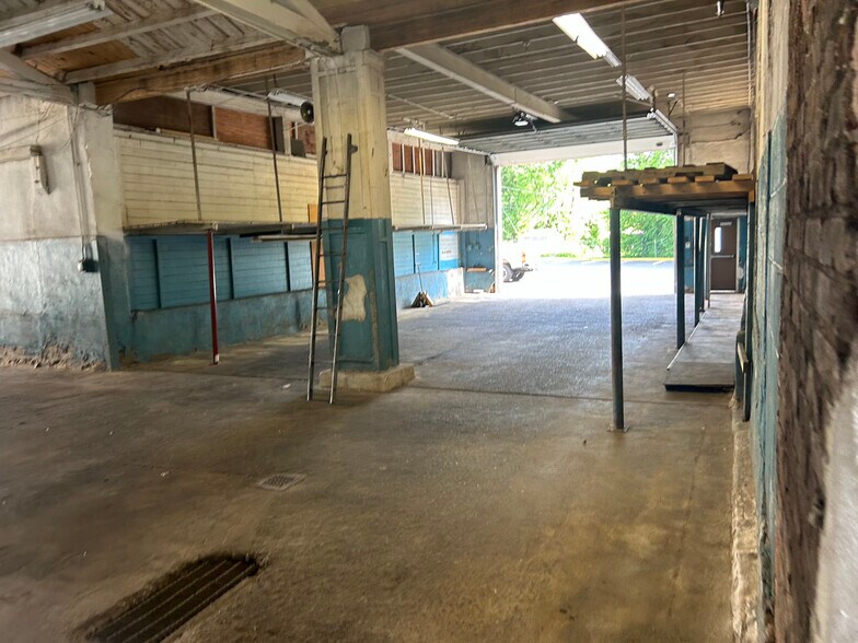 More Photos Of 113-115 N 5th St, Darby Warehouse For Sale