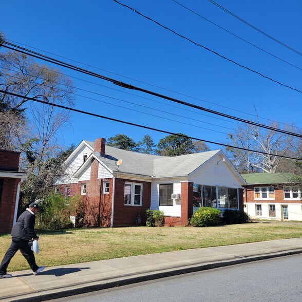 More Photos Of 2731 Church St, East Point Medical For Sale