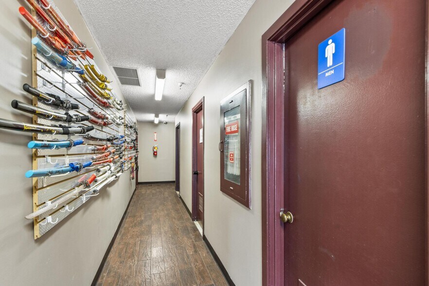 More Photos Of 6310 Corsair St, Commerce Manufacturing For Sale