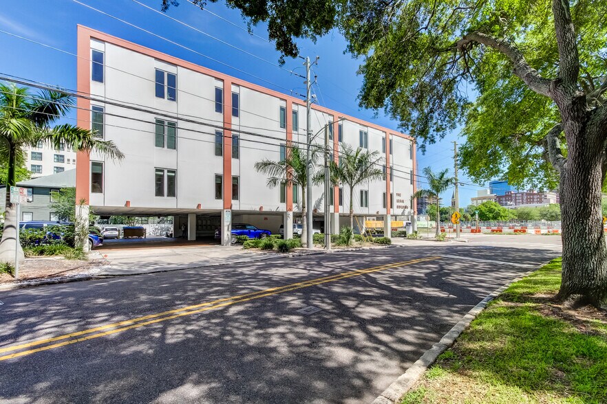 More Photos Of 447 3rd Ave N, Saint Petersburg Office For Lease