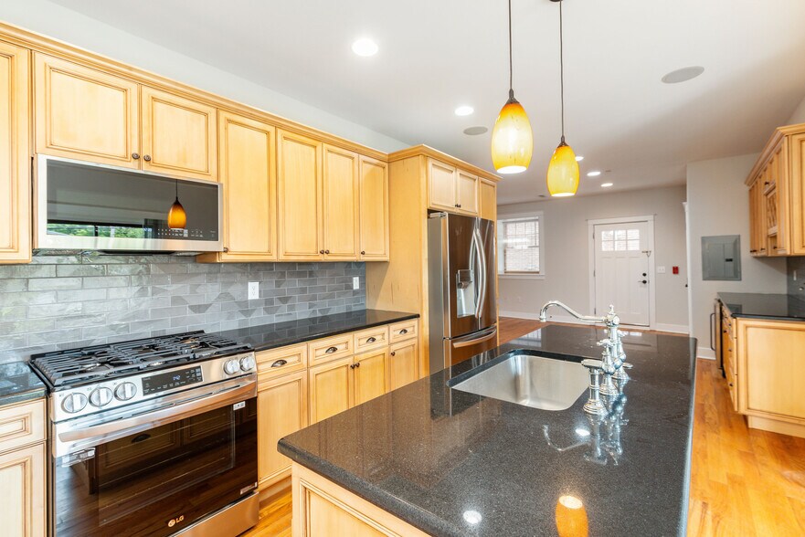 More Photos Of 4557 Manayunk Ave, Philadelphia Apartments For Sale