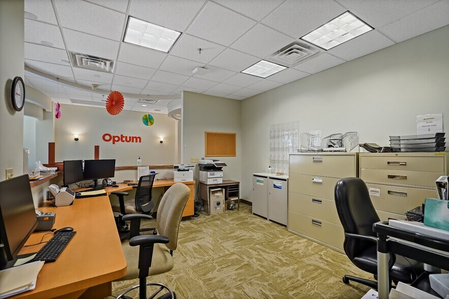 More Photos Of 192 Route 117 by Pass Rd, Bedford Hills Storefront For Lease