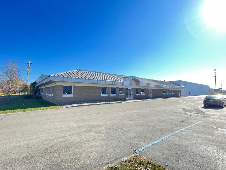 More Photos Of 2325 Sybrant Rd, Traverse City Warehouse For Lease