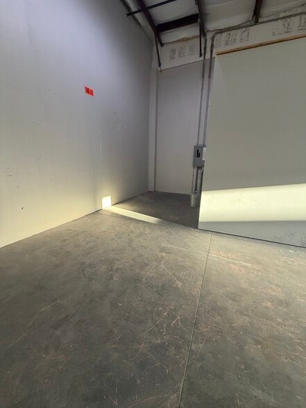 More Photos Of 17030 Alico Commerce Ct, Fort Myers Warehouse For Sale