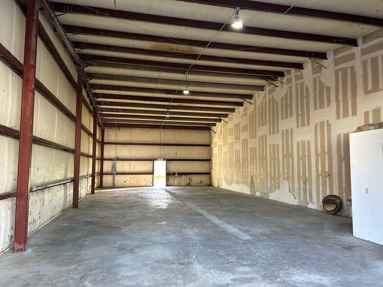 More Photos Of 3384 NE 34th ave, Wildwood Unknown For Lease