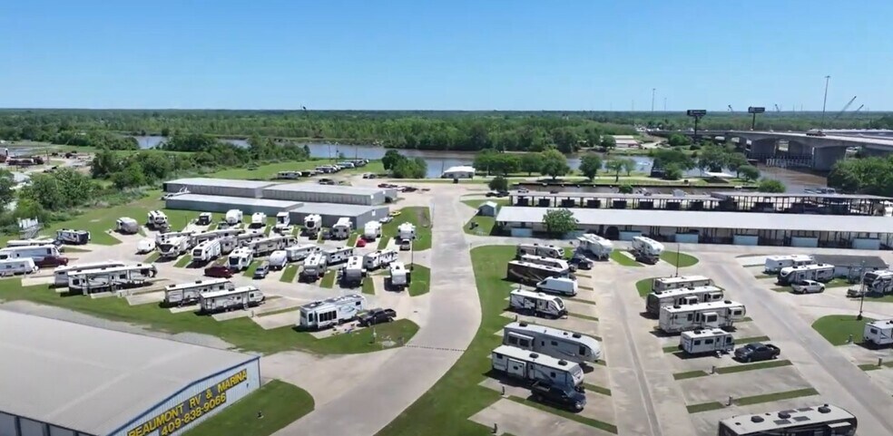 More Photos Of 560 Marina St, Beaumont Specialty For Sale