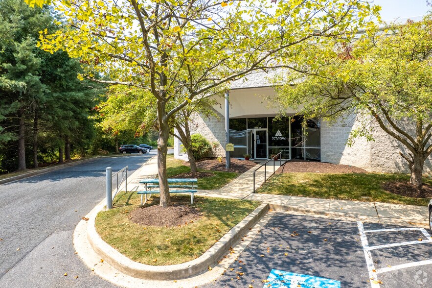 More Photos Of 4610 Mercedes Dr, Belcamp Warehouse For Lease