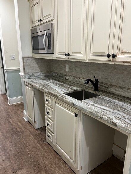 More Photos Of 645 Gulf Shores Pky, Gulf Shores Office For Sale