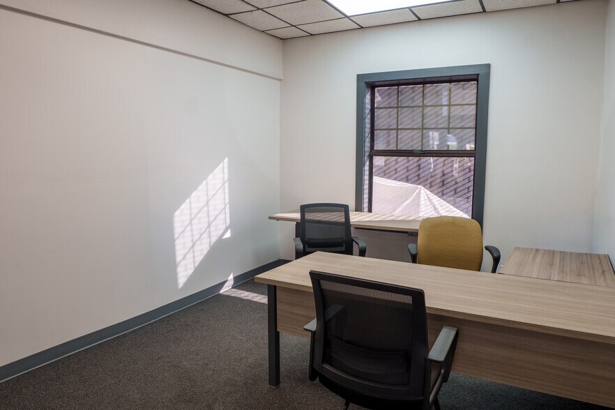 More Photos Of 83373-83407 State Highway 111, Indio Auto Dealership For Lease