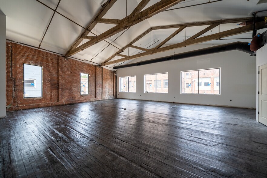 More Photos Of 559-563 Main Ave, Passaic Storefront For Lease