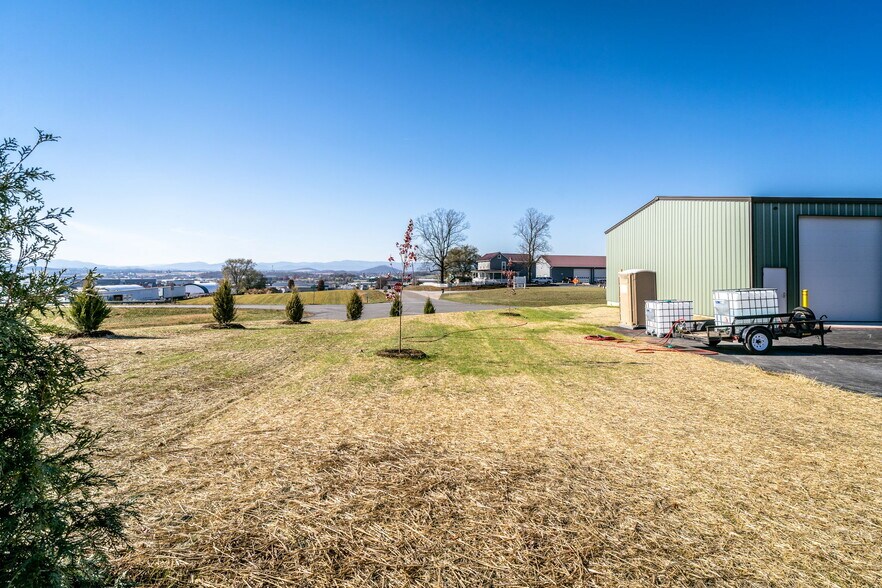More Photos Of 1571 Pleasants Dr, Mount Crawford Warehouse For Lease