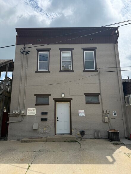 More Photos Of 202 S 3rd St, Watertown Storefront Retail Residential For Sale