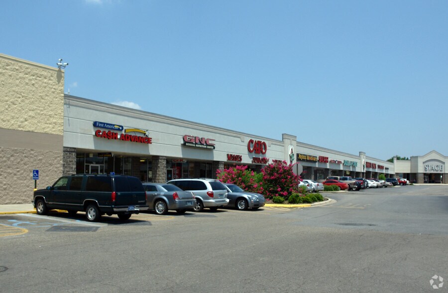 More Photos Of 101-200 N Park Dr, Monticello Unknown For Lease