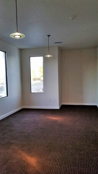 More Photos Of 7910 N Tamiami Trl, Sarasota Office For Lease