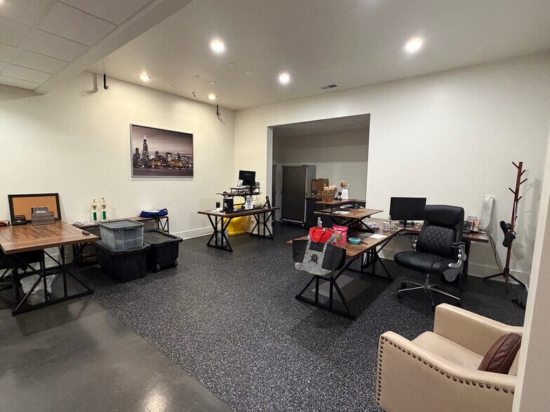 More Photos Of 2600 Beverly Dr, Aurora Light Distribution For Sale