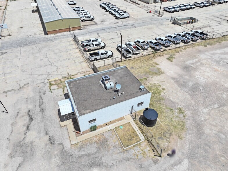 More Photos Of 1003 S County Rd W, Odessa Office For Lease