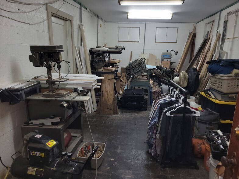 More Photos Of 755 E Hamilton Ave, Franklin Office For Sale