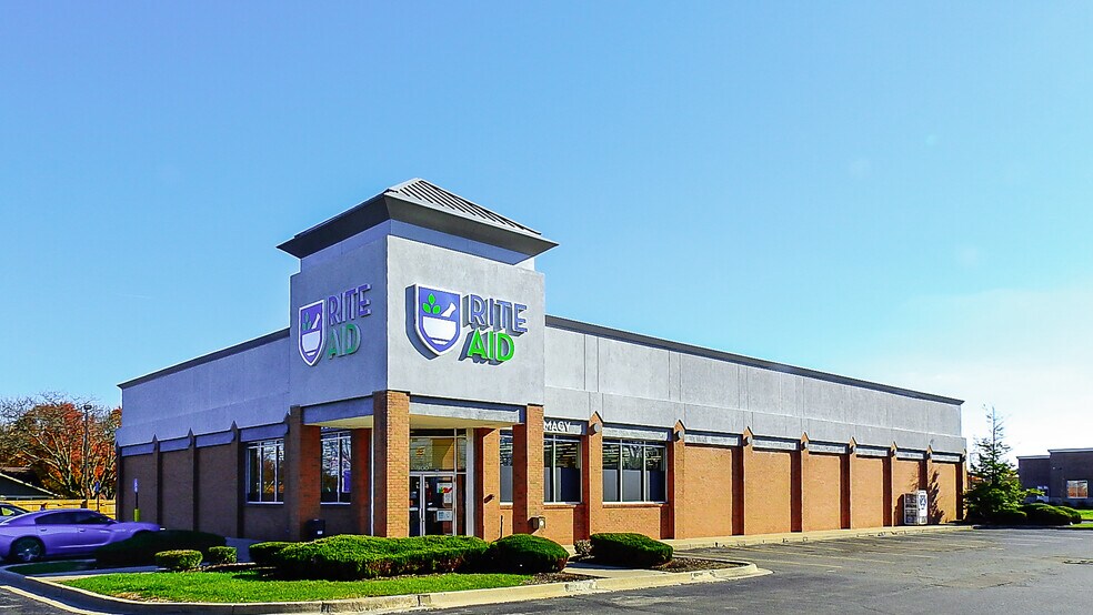 More Photos Of 900 Union Blvd, Englewood Drugstore For Lease