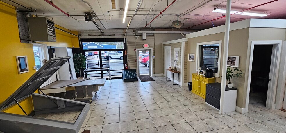 More Photos Of 3095 Cranberry Hwy, East Wareham Freestanding For Sale