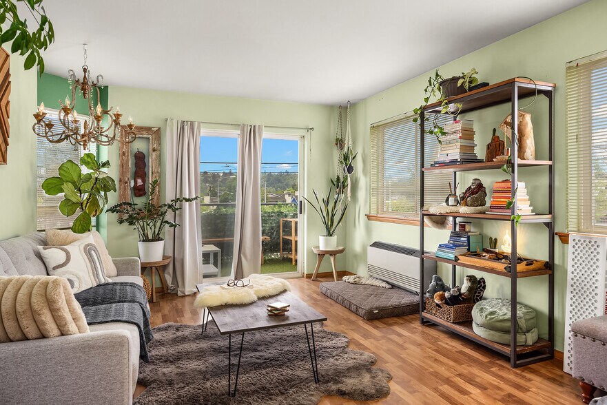 More Photos Of 816 N 38th St, Seattle Apartments For Sale