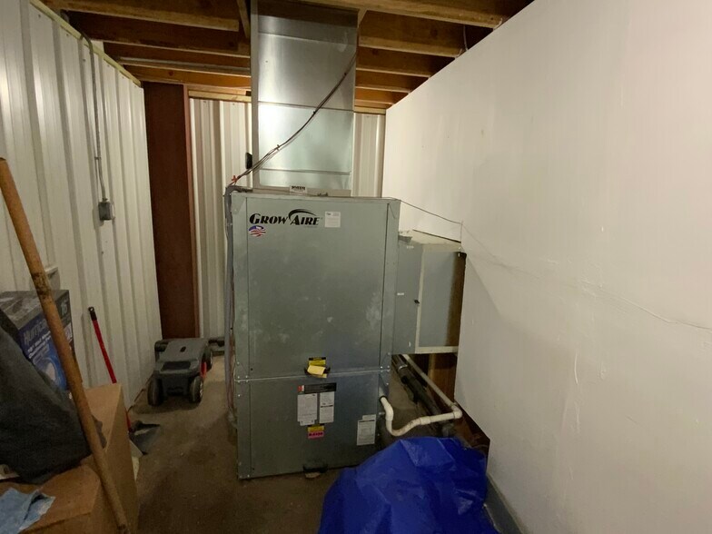 More Photos Of 3035 NE 23rd St, Oklahoma City Industrial For Sale