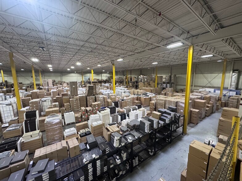 More Photos Of 2605 Kuser Rd, Hamilton Service For Lease