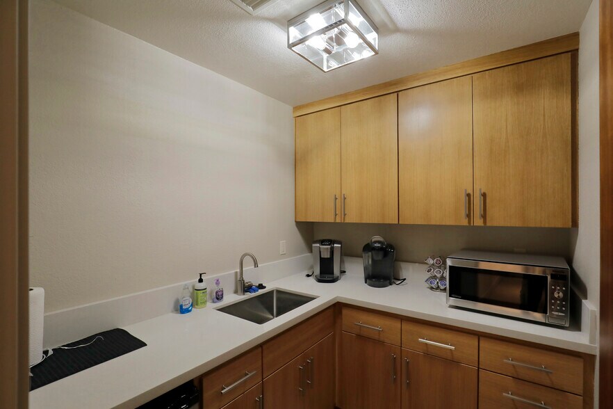 More Photos Of 625 Hwy 50, Zephyr Cove Office For Sale