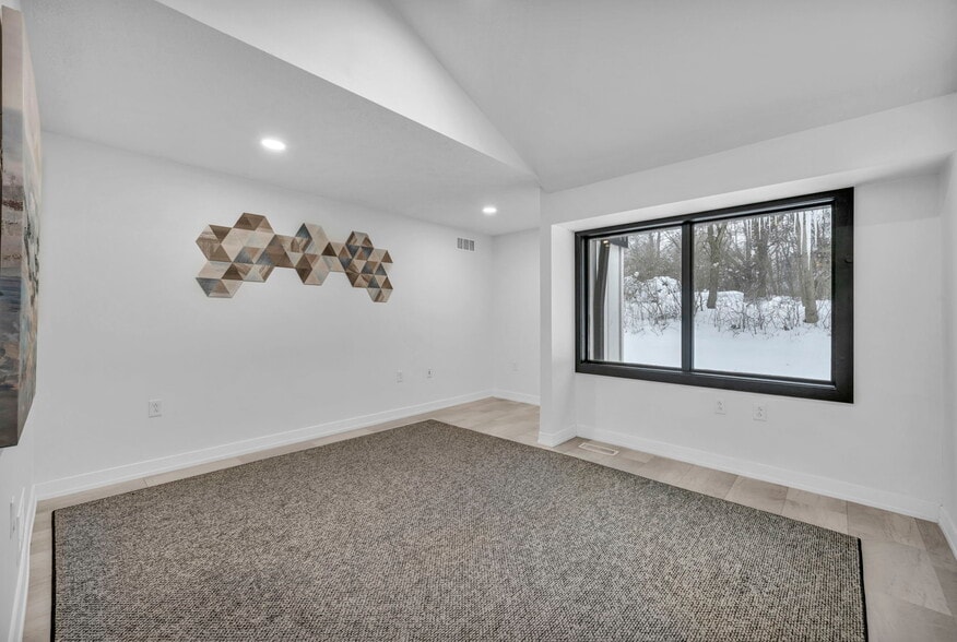 More Photos Of 1929 E Royalton Rd, Broadview Heights Office For Lease