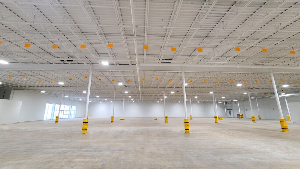 More Photos Of 1475 Upper Valley Pike, Springfield Unknown For Lease