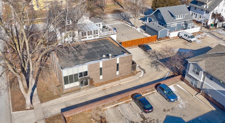 More Photos Of 618 Douglas Ave, Ames Office For Lease