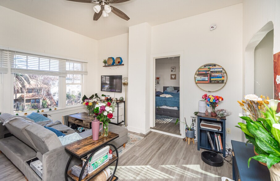More Photos Of 1808 P St, Sacramento Apartments For Sale