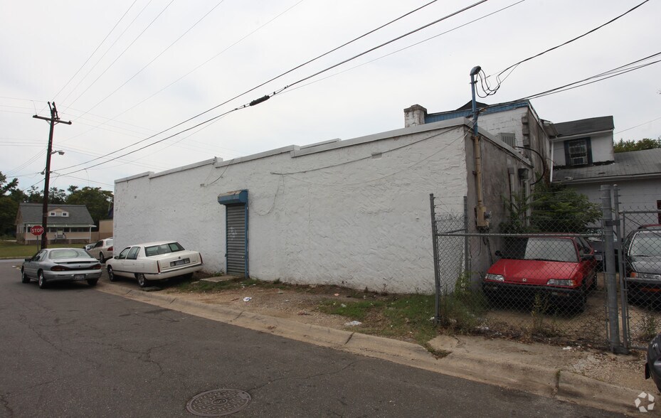 Primary Photo Of 4930 Marlboro Pike, Capitol Heights Freestanding For Lease