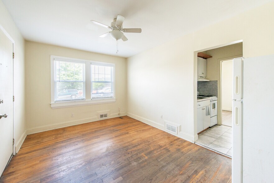 More Photos Of 200-204 S Veitch St, Arlington Apartments For Sale
