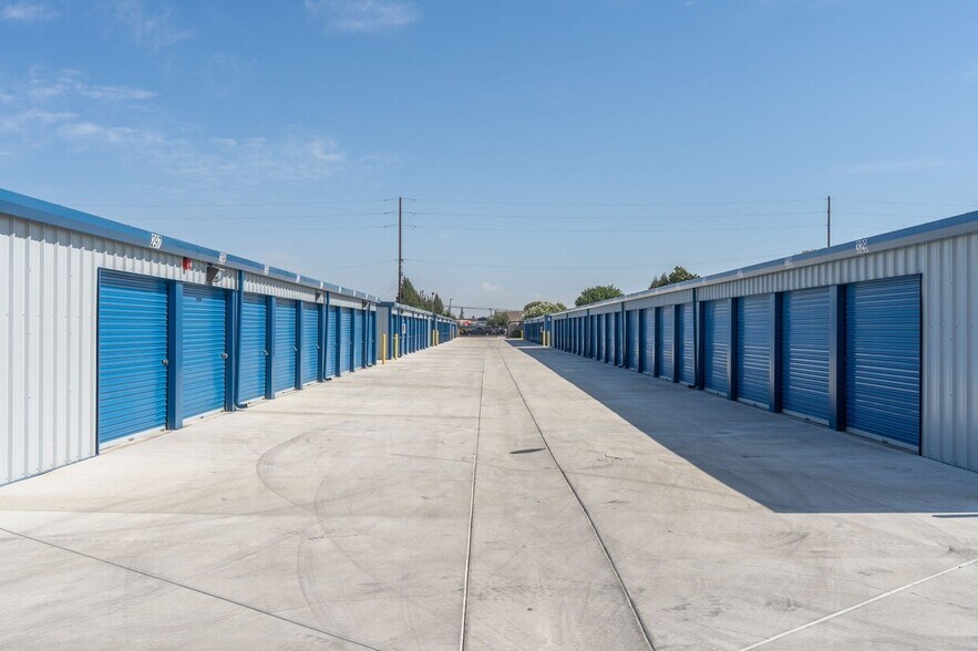 More Photos Of 183 S Austin Rd, Manteca Self Storage For Sale