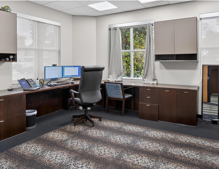 More Photos Of 80 W Michigan St, Orlando Medical For Sale