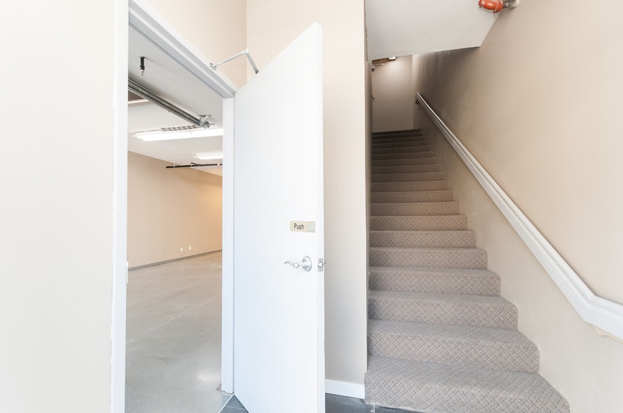 More Photos Of 12520 Horseshoe Way, Richmond Warehouse For Lease