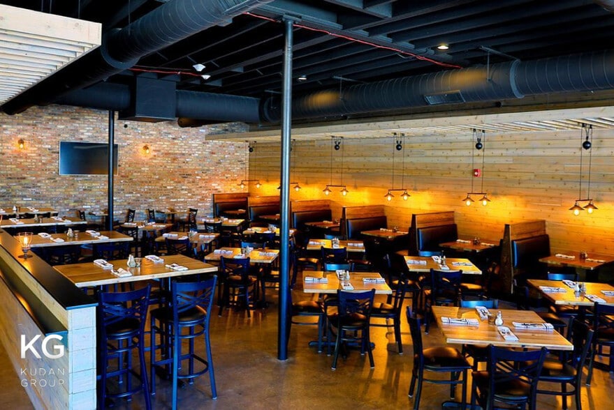 More Photos Of 120 W Green, Bensenville Restaurant For Lease