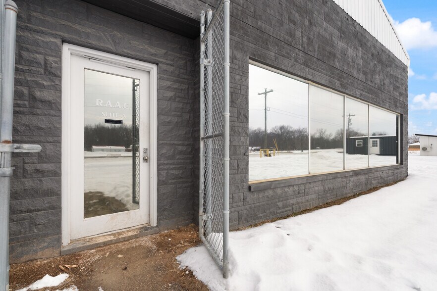 More Photos Of 677 S Cardinal Ln, Scottsburg Industrial For Sale