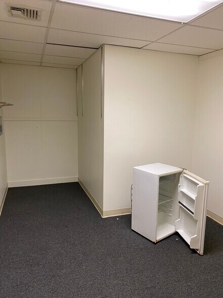 More Photos Of 90 S Park St, Willimantic Warehouse For Lease