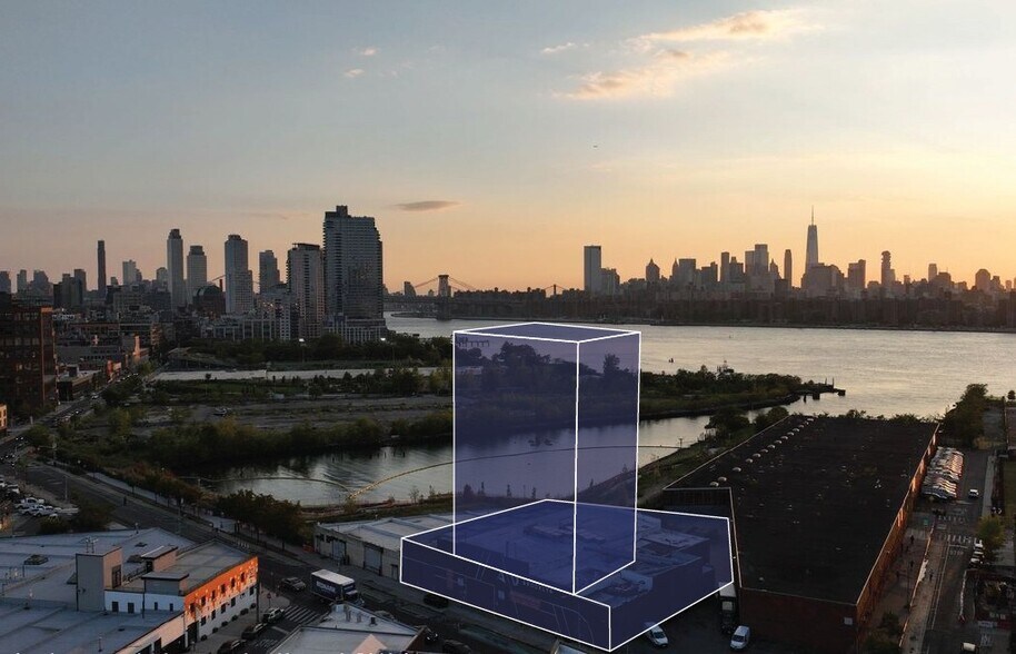 More Photos Of 25 Franklin St, Brooklyn Light Manufacturing For Sale