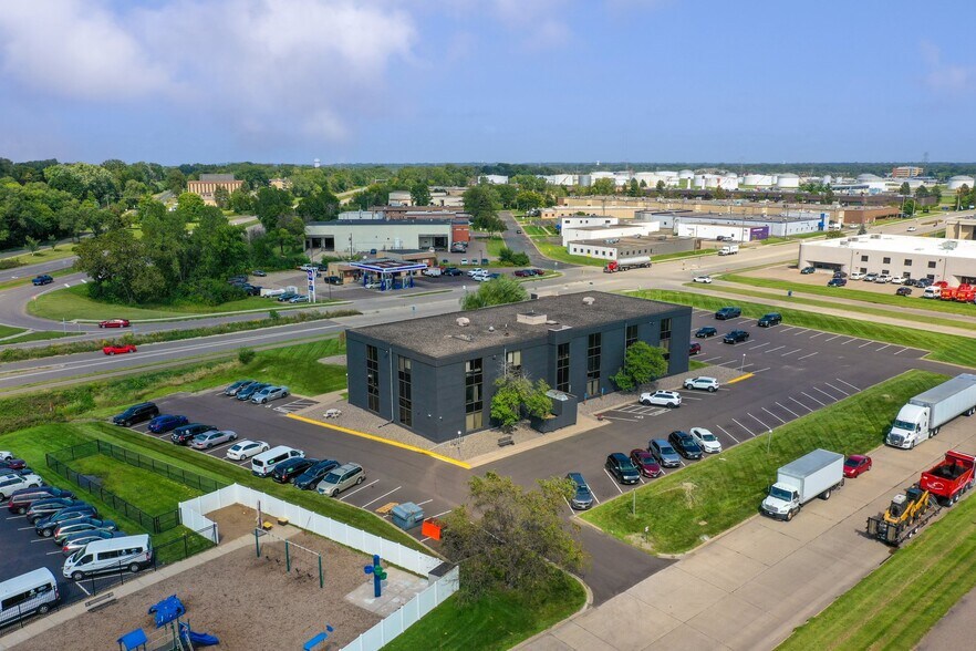 More Photos Of 2817 S Anthony Ln, Saint Anthony Office For Lease