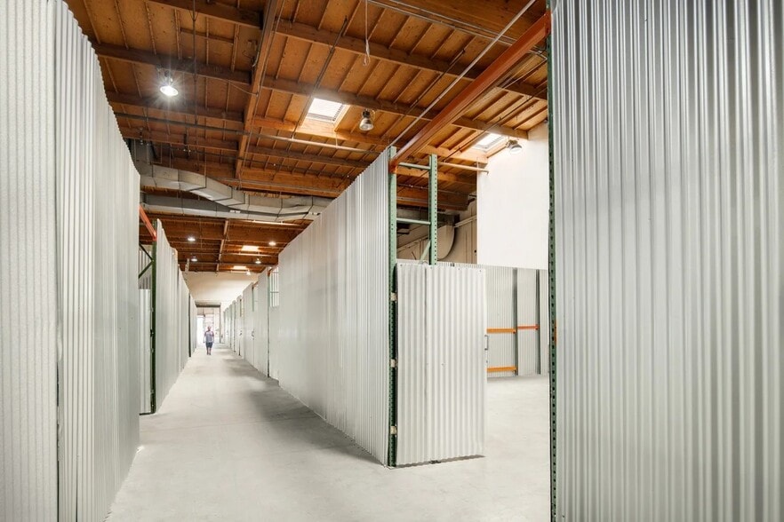 More Photos Of 740 Vintage Ave, Ontario Warehouse For Lease